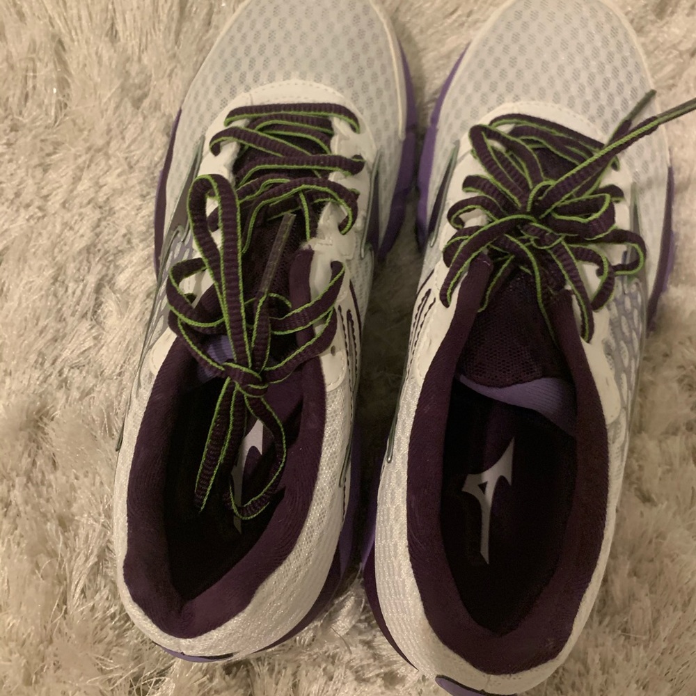 Women’s sneakers